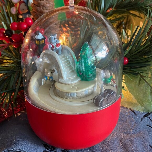 Hallmark Keepsake Ornament "JUMPIN FOR JOY" 1995 - Picture 2 of 9